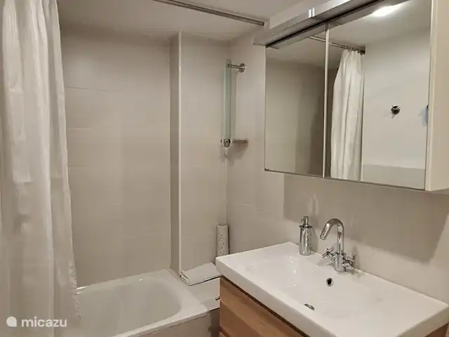 Porto de Cambrils | Espagne, Costa Dorada, Cambrils - appartement Salle de bain 2 avec baignoire, lavabo et WC