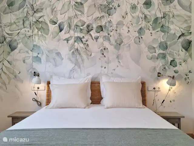 Porto de Cambrils | Espagne, Costa Dorada, Cambrils - appartement Chambre 1 avec lit double de 1,60x2,00, accès à la salle de bain attenante et grandes armoires encastrées