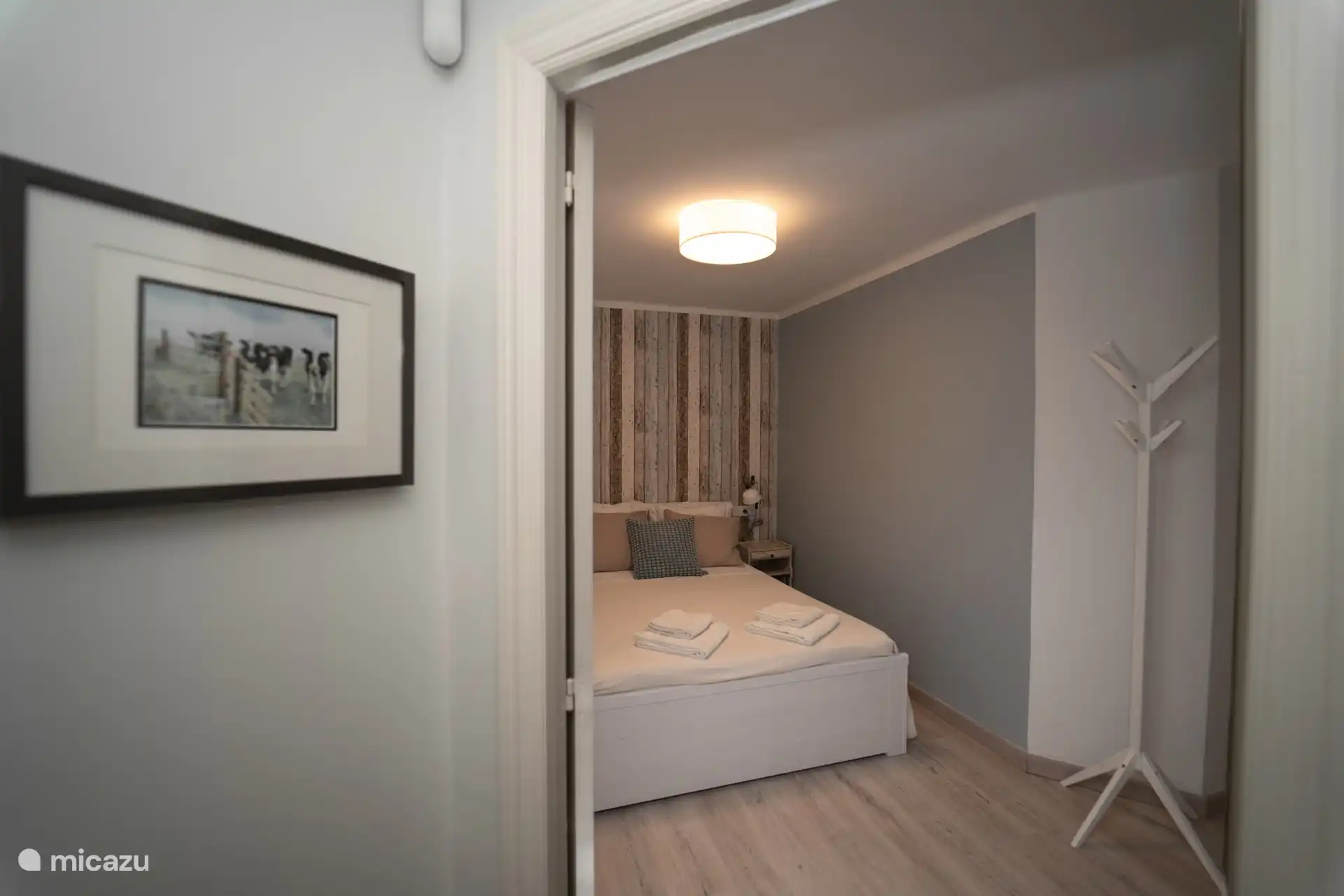 slaapkamer 2 met een bed van 1.40 x 2.00m