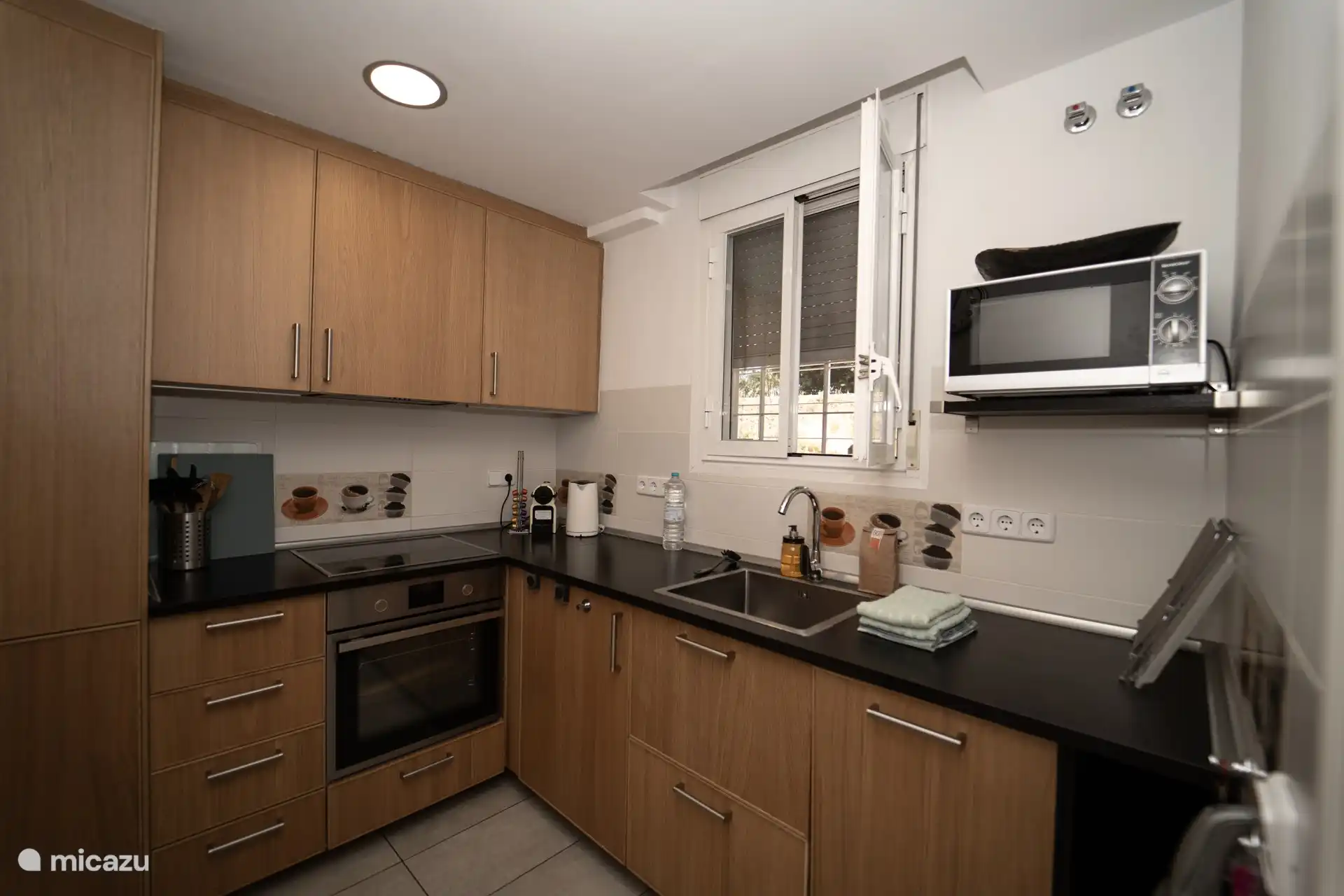 Volledig uitgeruste keuken