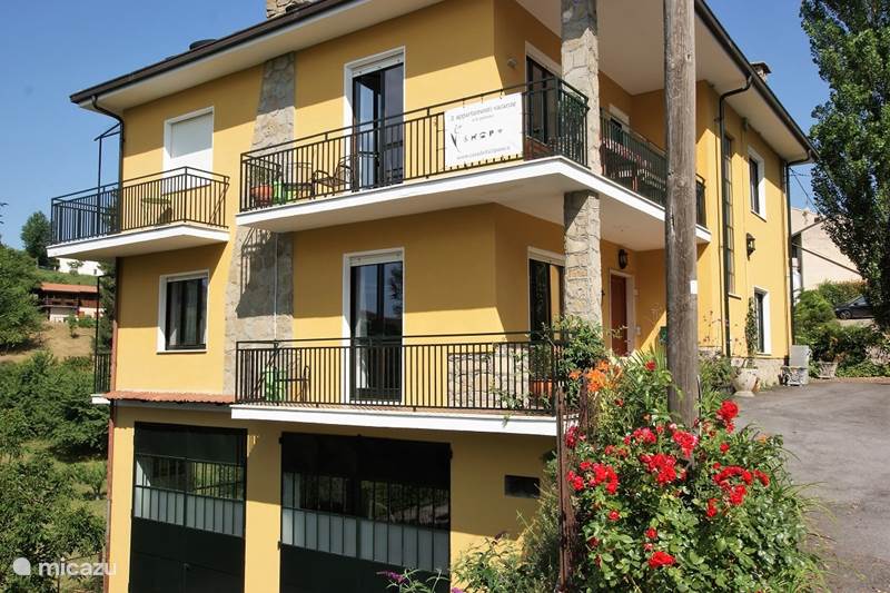 Vakantiehuis Italië, Piëmont, Bossolasco Appartement Casa del Tulipano 1e etage