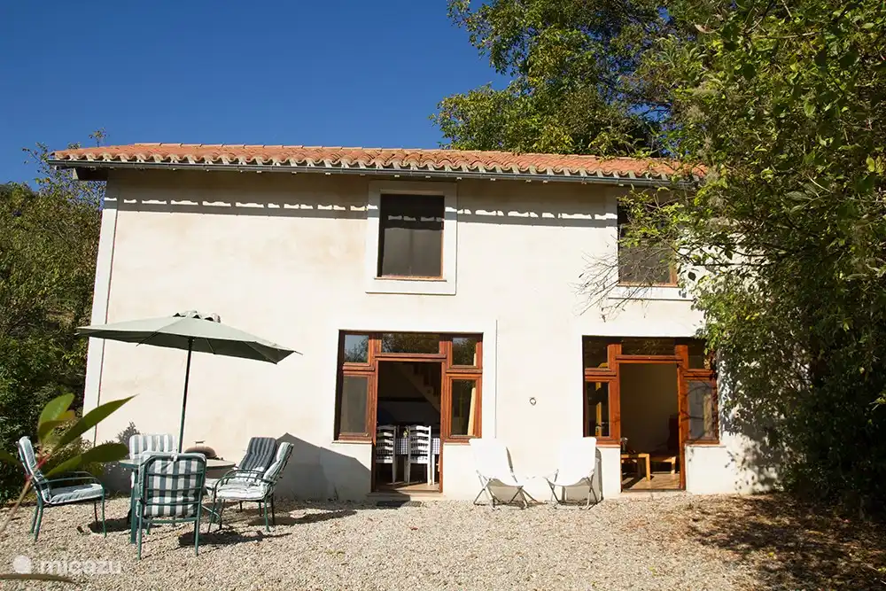 Blick auf Vorderseite des Hauses 