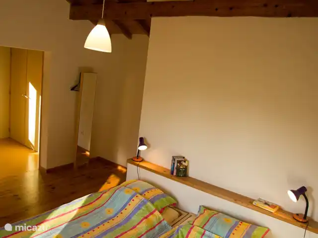 La Maisonnette, casa de campo en la naturaleza en Francia, Aude, Sonnac-sur-l'Hers - casa vacacional Uno de los dos dormitorios, este con baño en suite
