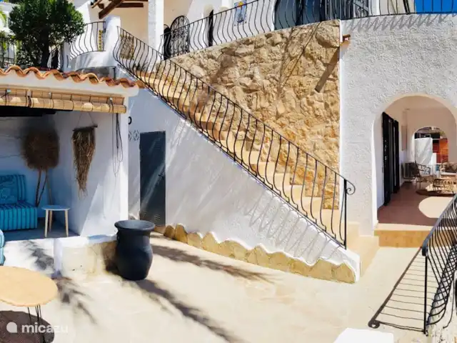 Casa Las Palmeras avec vue sur la mer | Espagne, Costa Blanca, Moraira - villa A droite se trouve le balcon de la grande chambre du rez-de-chaussée