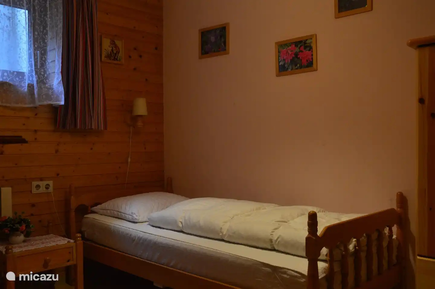 Single bedroom with space for an extra bed