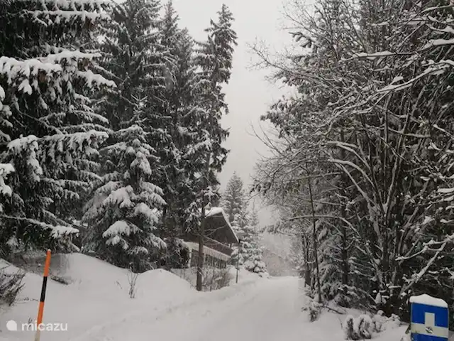 Q alm planta baja en Austria, Tirol, Maurach - chalet Mucha nieve