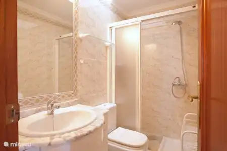 Vakantiehuis Spanje, Costa del Sol, Marbella vakantiehuis Casa La perla Costabella Badkamer