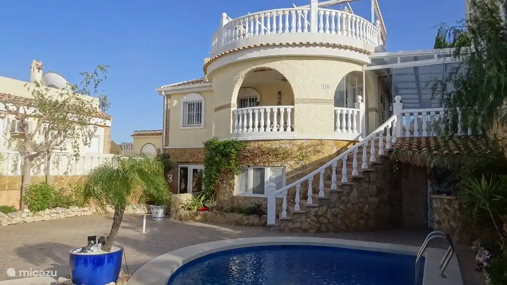 Villa in Gran Alacant met Zwembad in Gran Alacant - Santa ...