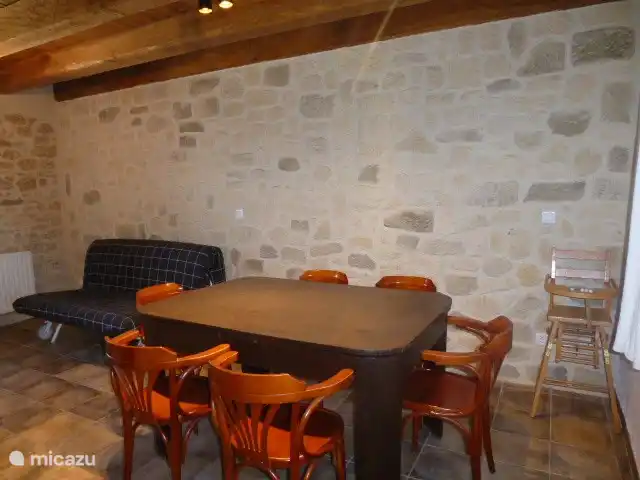 amarie en Francia, Dordoña, Saint-Romain-de-Monpazier - casa vacacional mesa del comedor.