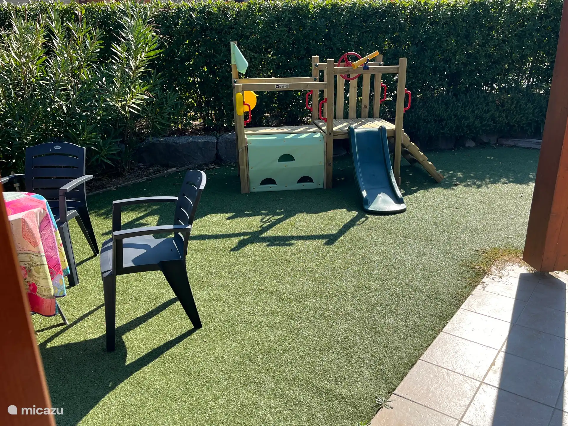 Houten speeltoestel voor de allerkleinsten