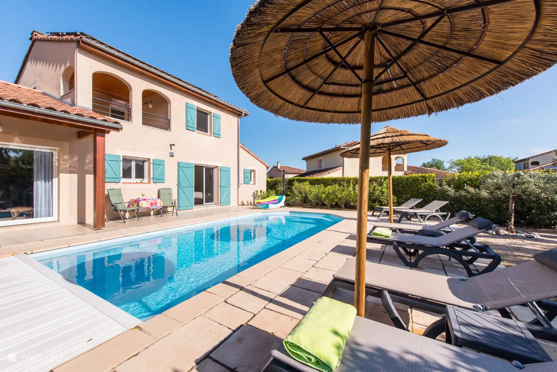 Luxe 8 persoonsvilla met airco's, zwembad en jeu-de-boules baan