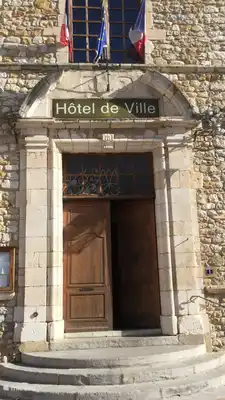 Het oude gemeentehuis van Vallon-Pont-d'Arc