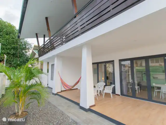 Location de Vacances Suriname, Paramaribo, Paramaribo, appartement - Icare IV Ici, vous pouvez voir le balcon supérieur un peu en face de l'appartement supérieur.