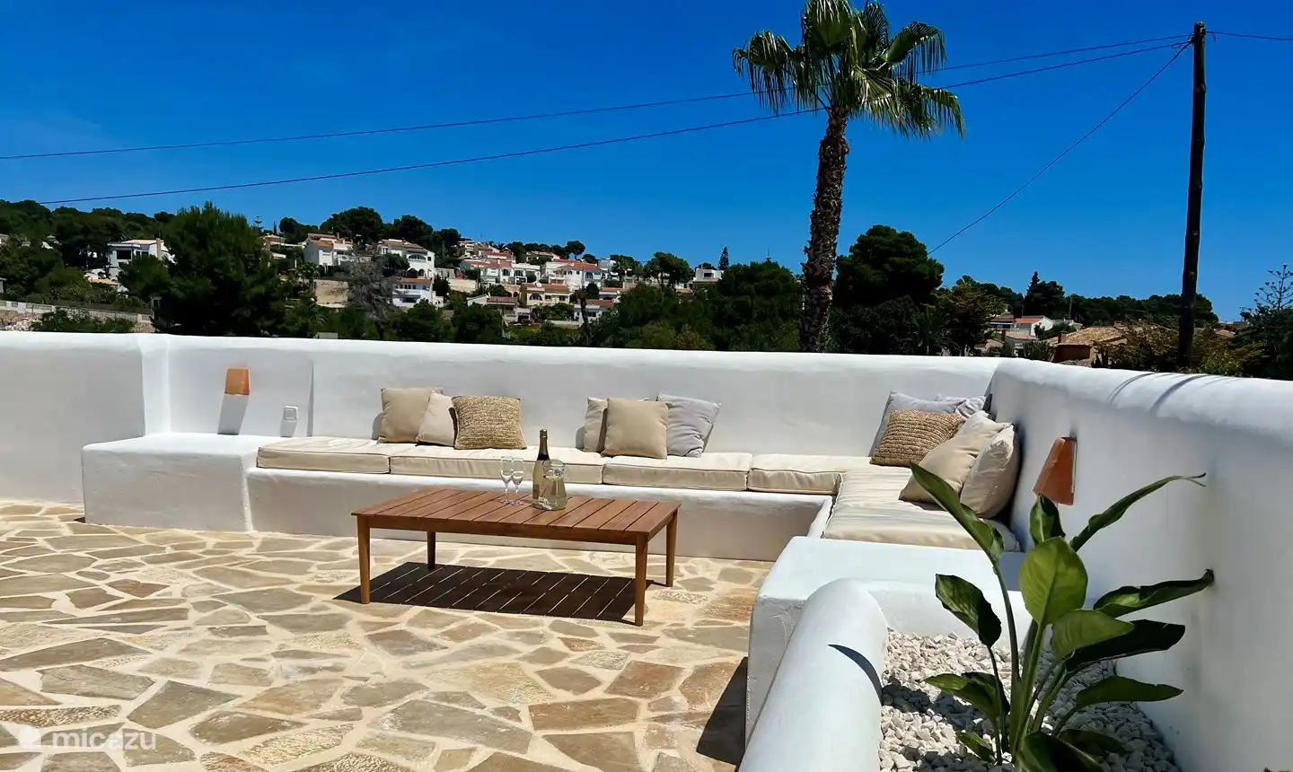 Nouveau grand canapé de salon