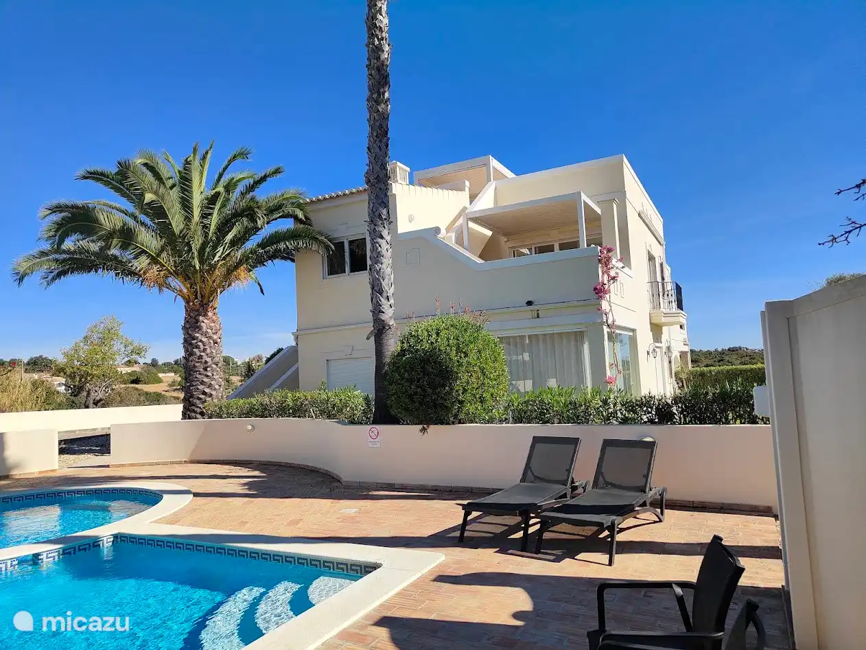 Vista de Casa Catarina desde la piscina