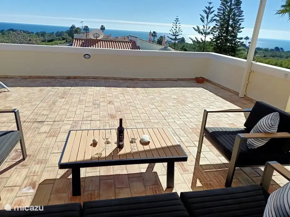 Wow terrasse panoramique sur le toit avec vue mer et terre