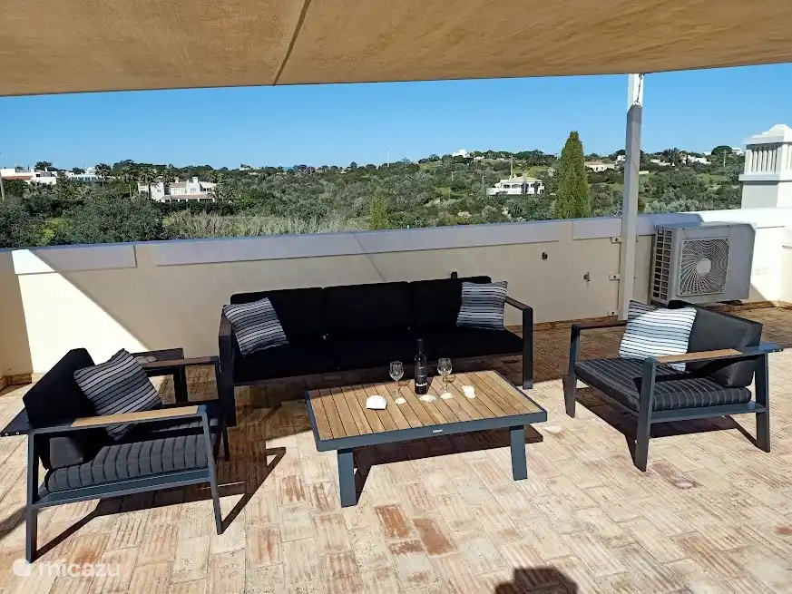 Wow terrasse panoramique sur le toit avec vue mer et campagne


