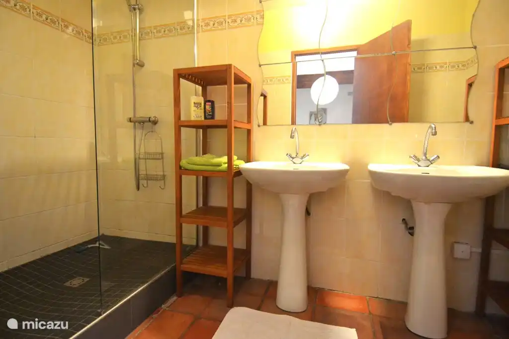 Bathroom cottage Colombard