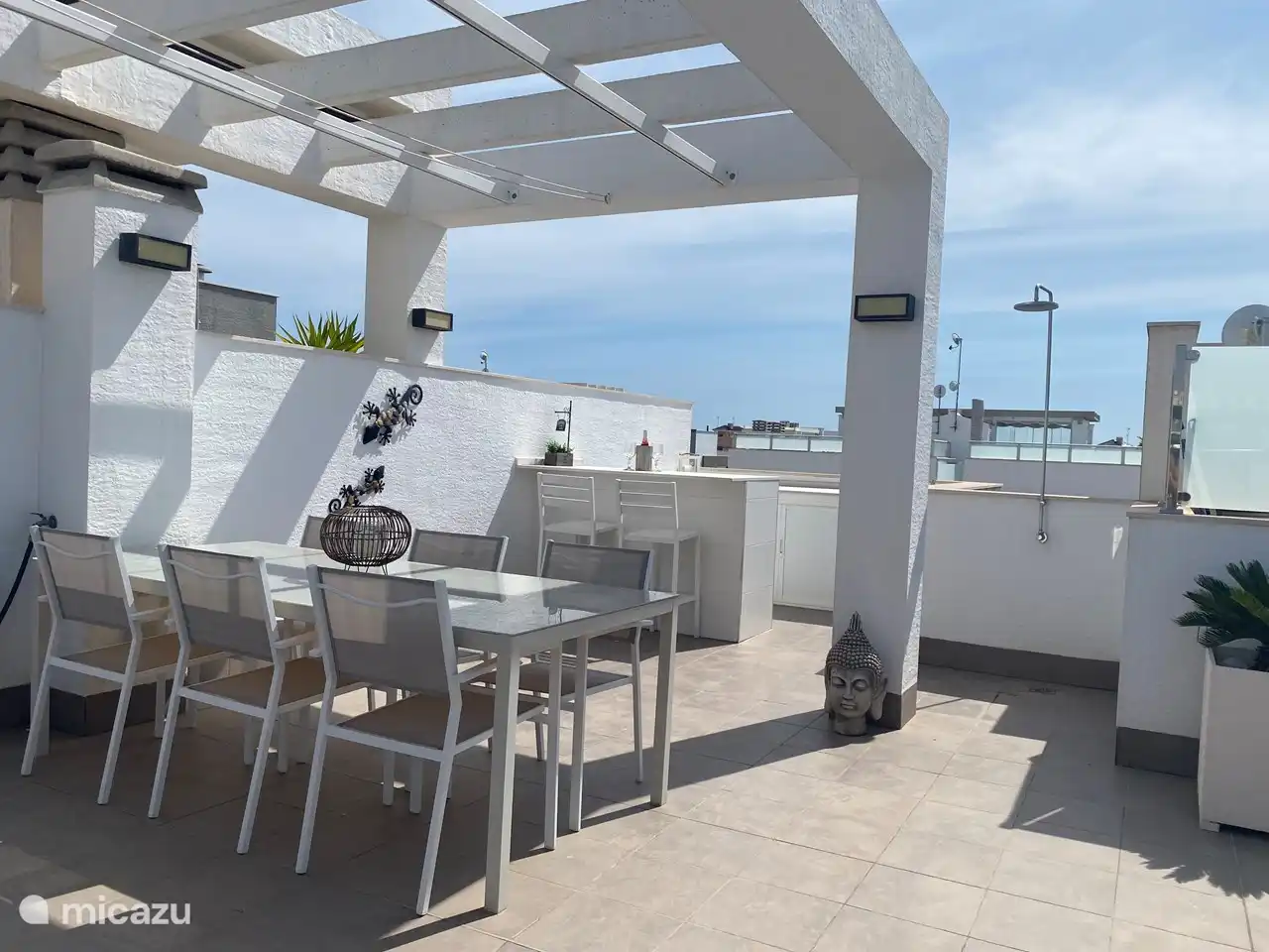 Solarium met buitendouche