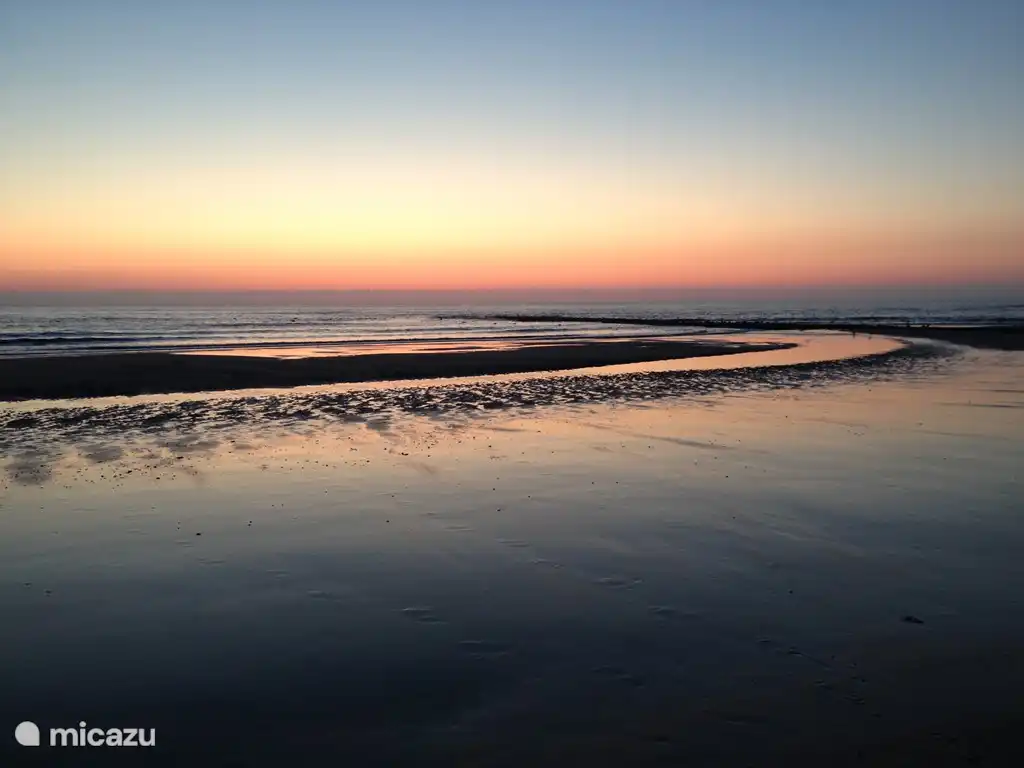 Coucher de soleil au bord de la mer