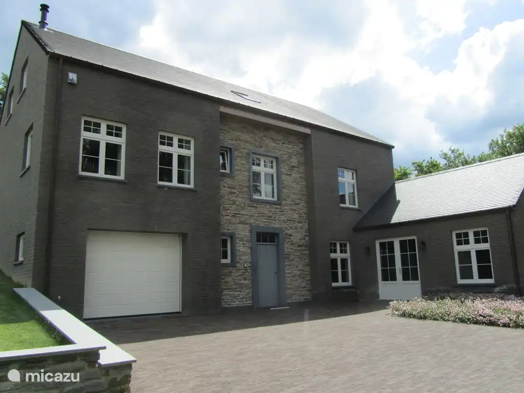 Nebenhaus mit Sauna und Bar nach Vereinbarung mit dem Eigentümer