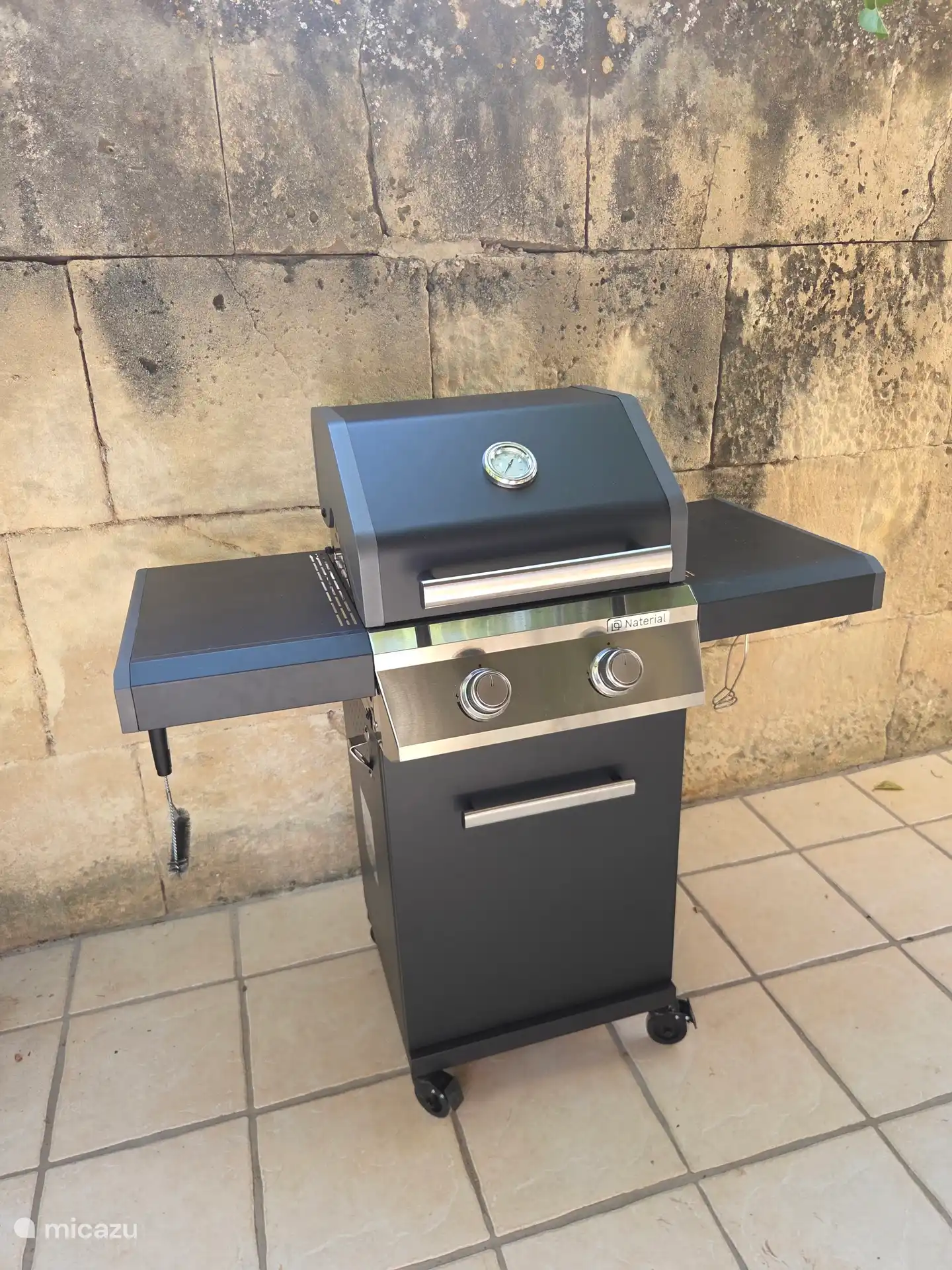Barbecue à gaz disponible