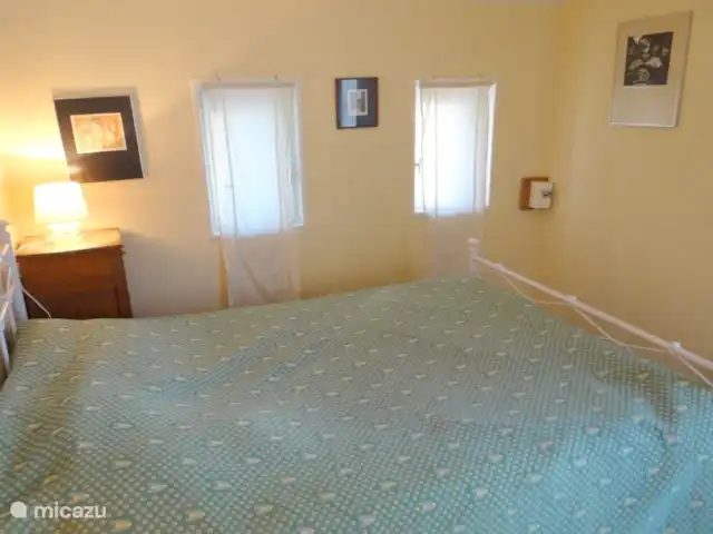Location de Vacances France, Bouches-du-Rhône, Saint-Étienne-du-Grès, maison de vacances - Maison avec piscine privée et jardin Chambre 2 avec salle de bain attenante