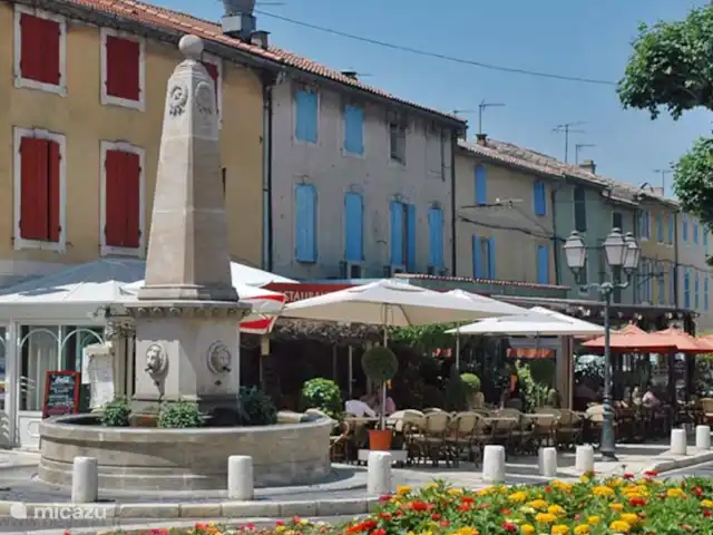 Location de Vacances France, Bouches-du-Rhône, Saint-Étienne-du-Grès, maison de vacances - Maison avec piscine privée et jardin Saint Rémy de Provence