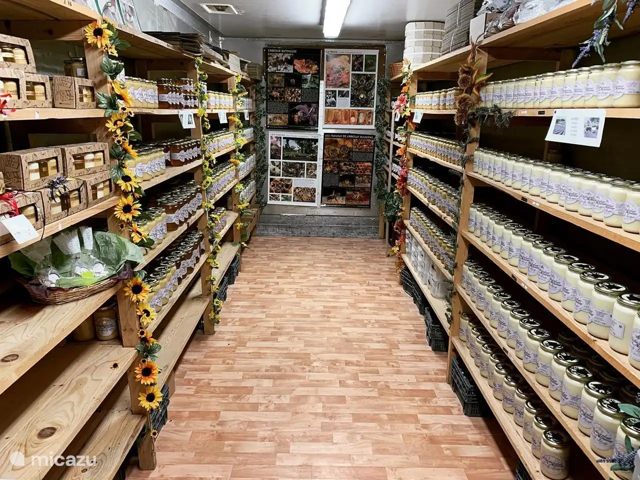 Vous pouvez acheter du miel au GAEC Le Nectar des Alpilles, à 3 minutes