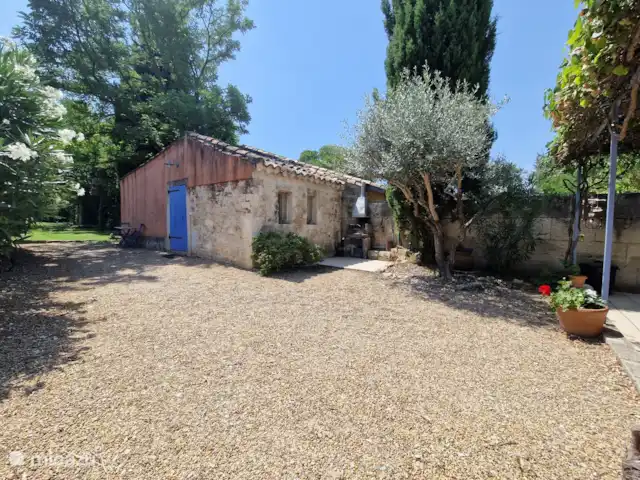 Location de Vacances France, Bouches-du-Rhône, Saint-Étienne-du-Grès, maison de vacances - Maison avec piscine privée et jardin jardin
