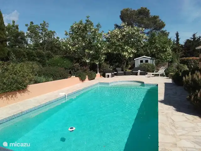 Viaje a la ciudad, Francia, Hérault, Prades-sur-Vernazobre, villa La Longère