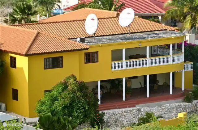 Il s'agit d'appartements Mirador situés sur un versant de montagne, de sorte que les deux étages sont sur un même niveau. Cela rend tous les appartements adaptés aux fauteuils roulants.