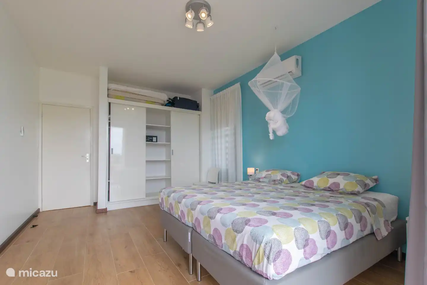 Im Schlafzimmer 3 wurden außerdem Einbauschränke und ein Arbeitsplatz eingebaut. 