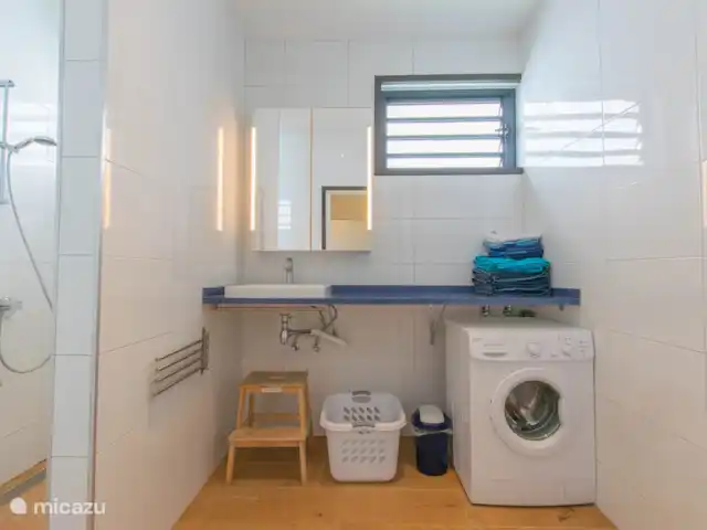 Location de Vacances Suriname, Paramaribo, Paramaribo, appartement - Icare VI Salle de bain, avec la douche à l'italienne sur la gauche.