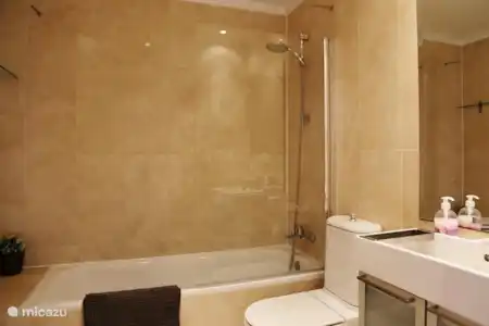 Vakantiehuis Spanje, Costa del Sol, Marbella appartement Appartement Aloha Gardens Badkamer