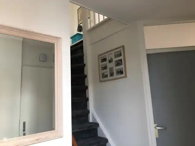 Villa surempilée | Pays-Bas, Frise, Terherne - maison de vacances Hall avec escalier