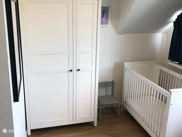 Villa surempilée | Pays-Bas, Frise, Terherne - maison de vacances Chambre avec lit bébé