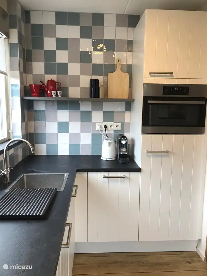 Nespresso, Senseo und Kaffeemaschine vorhanden