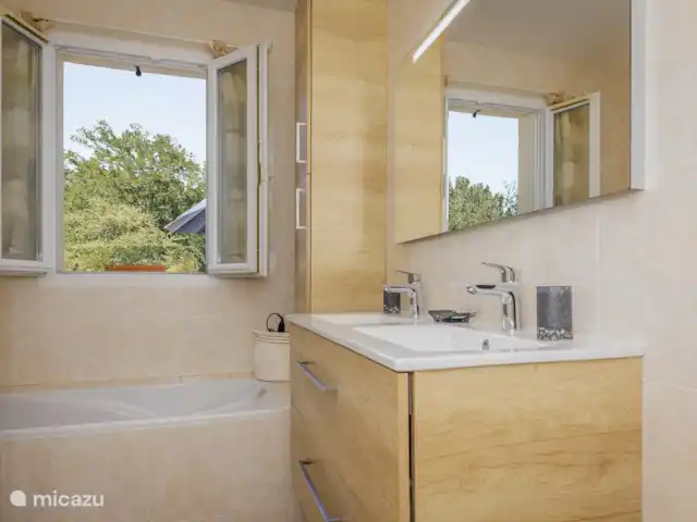 Parignac | France, Lot, Payrignac - villa Salle de Bains