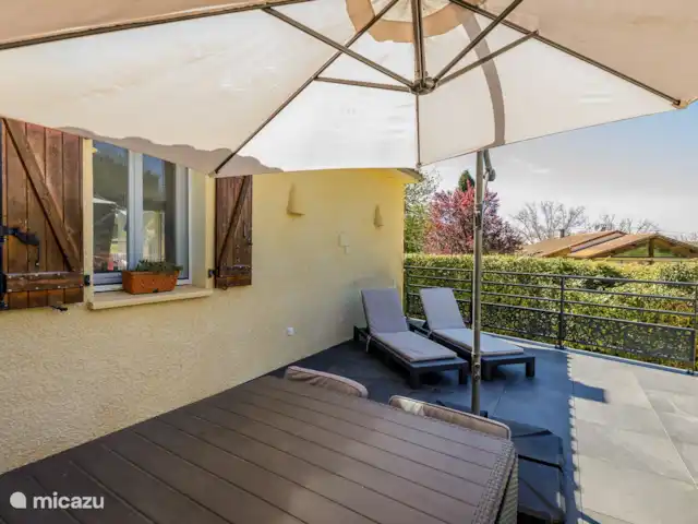 Parignac | France, Lot, Payrignac - villa Chaises longues à l’ombre