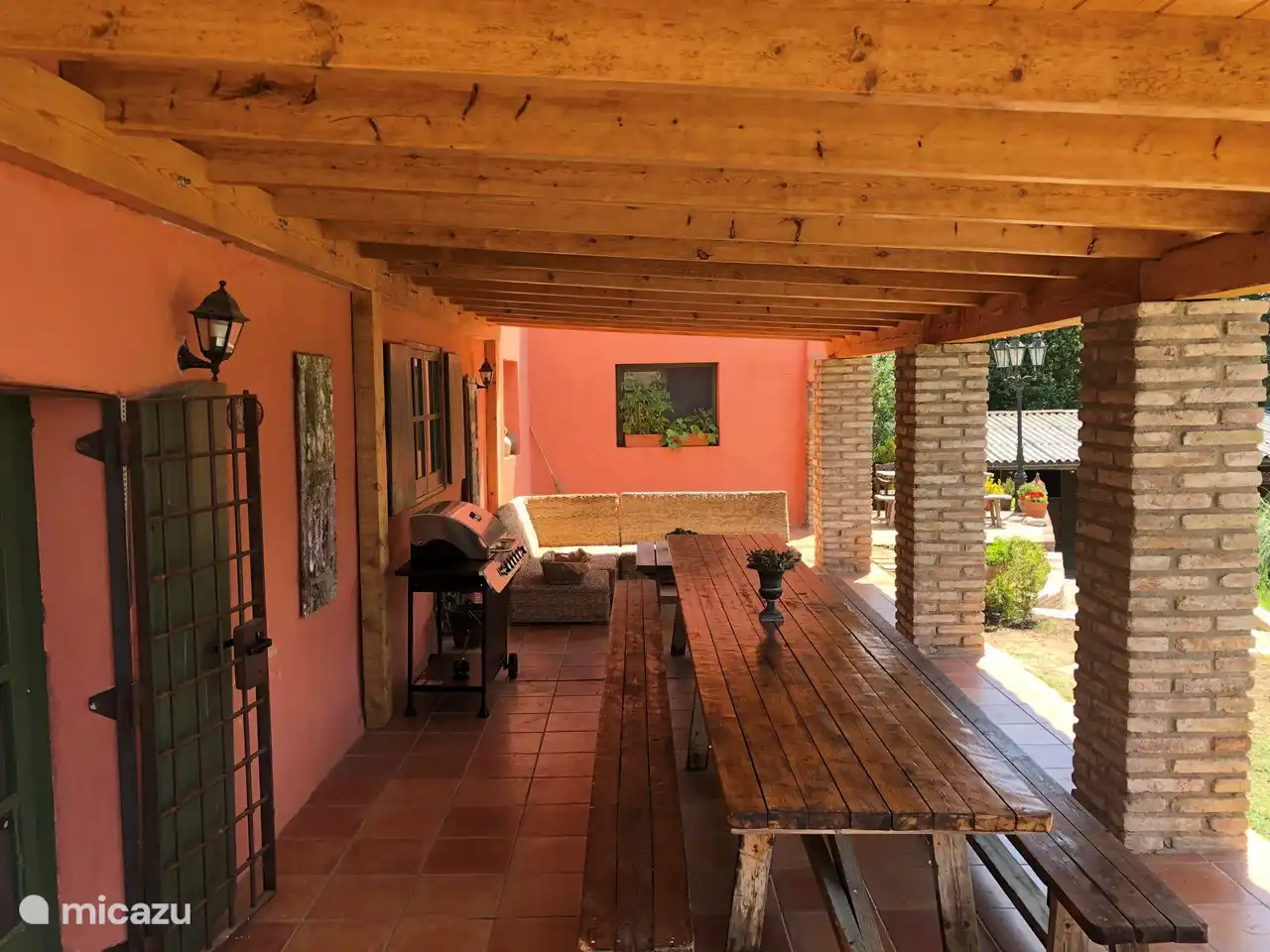 outdoor bbq and chill zone terrace