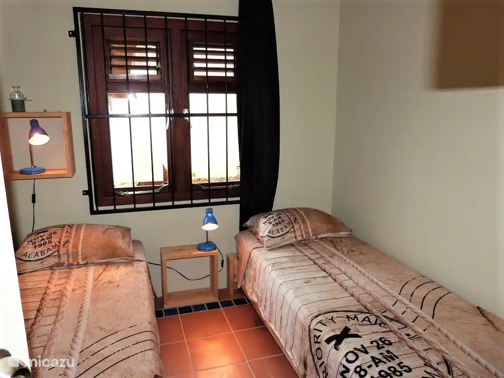 2ème chambre. Tous les lits peuvent être faits en 2 personnes ou 1 personne