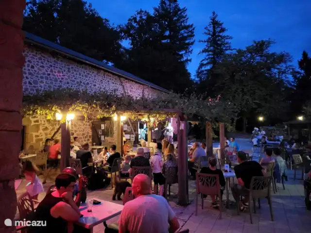 Chalet Château le Verdoyer 4**** | France, Dordogne, Champs-Romain - chalet Boissons atmosphériques, avec musique live