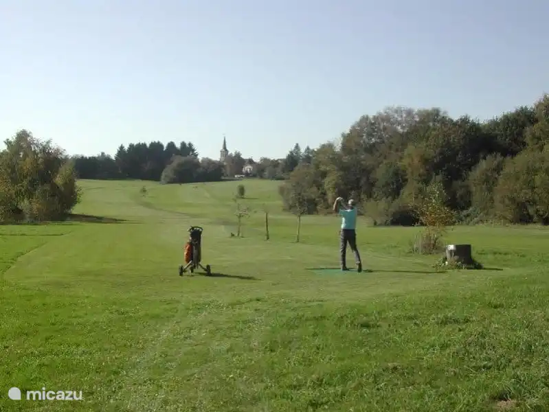 Hermoso campo de golf en la zona