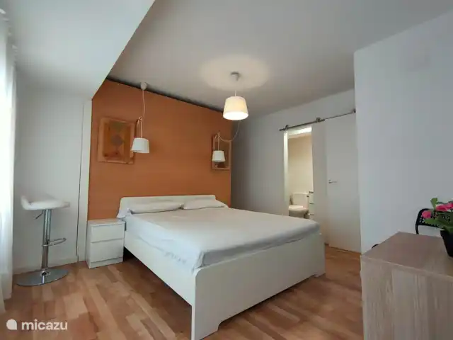 Apartamento a 500m de la playa en España, Valencia, Valencia, España - apartamento Dormitorio 1 con baño en suite