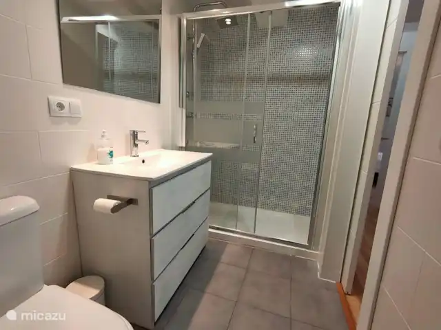 Apartamento a 500m de la playa en España, Valencia, Valencia, España - apartamento Baño en suite