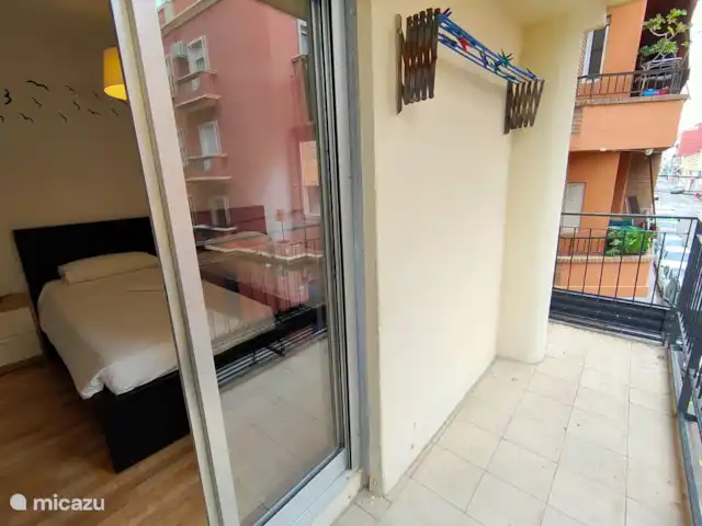 Apartamento a 500m de la playa en España, Valencia, Valencia, España - apartamento Balcón al dormitorio 2, de unos 4 por 1 mtr