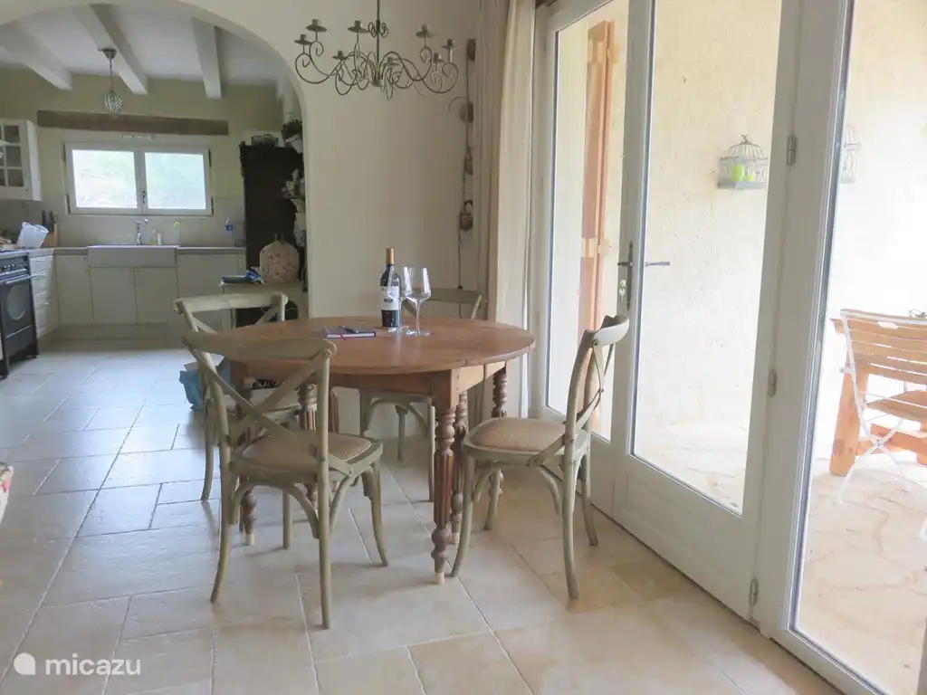 de originele Franse tafel kan worden uitgebreid tot 2,5 m 