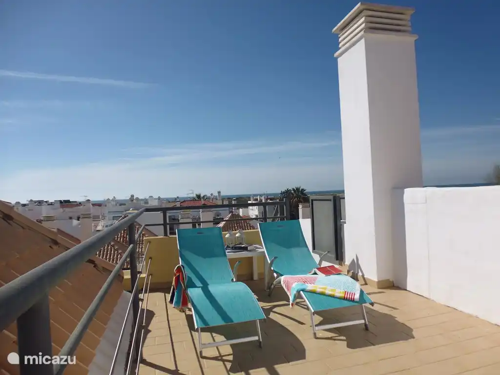 Rent Cabanas Beach in Cabanas, Algarve. Micazu