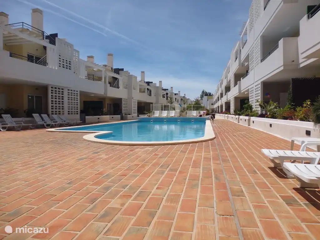 Rent Cabanas Beach in Cabanas, Algarve. Micazu